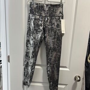 Lululemon Athletica Black and Silver Patterned Leggings